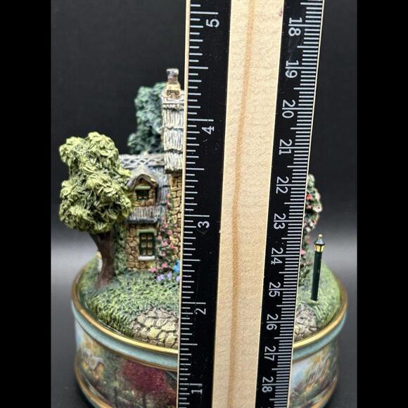 Thomas Kinkade Music Box Stone Brook Inn  A1417 Music Box Works Lite Not  Tested - Picture 8 of 8
